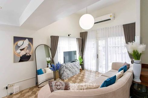 5 Bedroom House for rent in Bussarakam Place, Chom Phon, Bangkok near MRT Ratchadaphisek