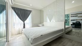 1 Bedroom Condo for sale in The Key Sathorn-Charoenraj, Bang Khlo, Bangkok near BTS Surasak