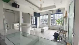 Commercial for rent in Khlong Tan Nuea, Bangkok