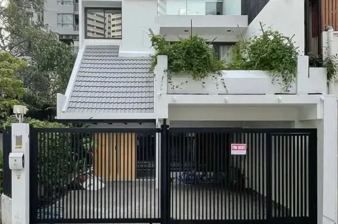 4 Bedroom House for rent in Khlong Tan Nuea, Bangkok