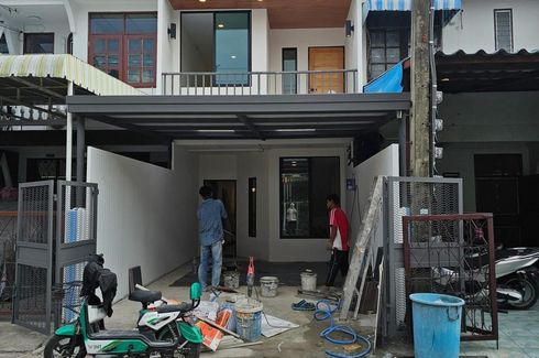 2 Bedroom Townhouse for sale in Sanam Bin, Bangkok