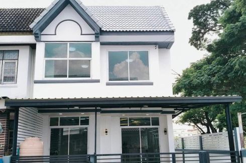 2 Bedroom Townhouse for sale in Tha Raeng, Bangkok