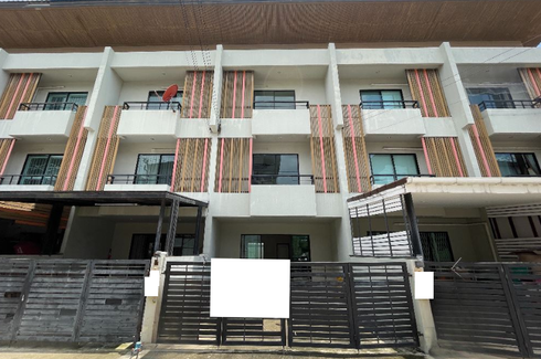 3 Bedroom Townhouse for sale in Nuan Chan, Bangkok