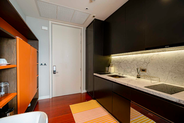 1 Bedroom Condo for sale in Khlong Toei Nuea, Bangkok near BTS Asoke