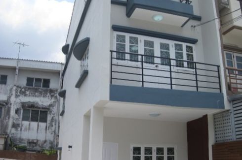 4 Bedroom Townhouse for sale in Baan Eaknakhon, Tha Raeng, Bangkok