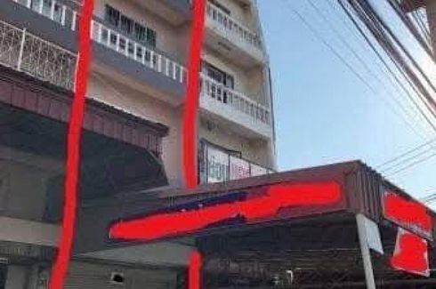 2 Bedroom Commercial for rent in Hua Mak, Bangkok near MRT Si Kritha