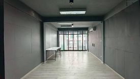 5 Bedroom Townhouse for rent in Silom, Bangkok near BTS Chong Nonsi