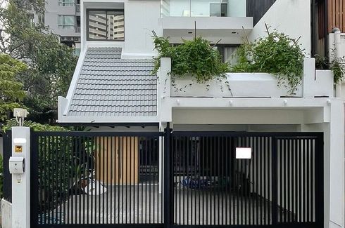 4 Bedroom House for rent in Khlong Tan Nuea, Bangkok