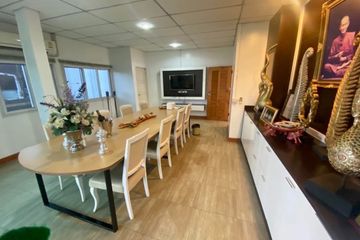 5 Bedroom Townhouse for rent in Tha Kham, Bangkok