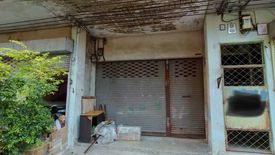 3 Bedroom Commercial for sale in Dokmai, Bangkok