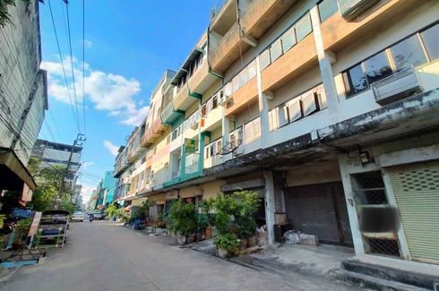 3 Bedroom Commercial for sale in Dokmai, Bangkok