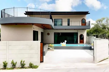 5 Bedroom House for rent in Na Kluea, Chonburi