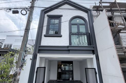 3 Bedroom Townhouse for sale in Khlongtan Nivet, Khlong Tan Nuea, Bangkok near Airport Rail Link Ramkhamhaeng