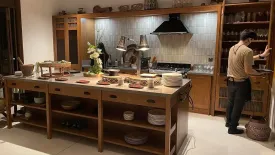 4 Bedroom Villa for rent in Bang Khun Non, Bangkok near MRT Bang Khun Non