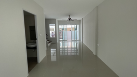 3 Bedroom Townhouse for sale in Nong Prue, Chonburi