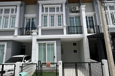 3 Bedroom Townhouse for rent in Khlong Chak Phra, Bangkok