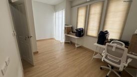 3 Bedroom Townhouse for rent in Khlong Chak Phra, Bangkok