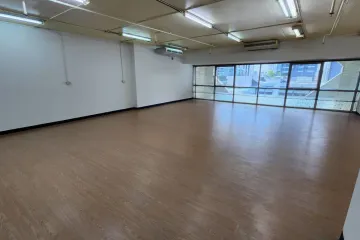 Commercial for rent in Sukhumvit Suite, Khlong Toei Nuea, Bangkok near BTS Nana