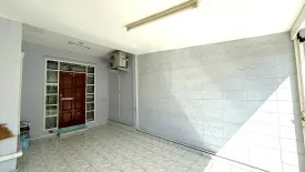 2 Bedroom Townhouse for sale in Nong Prue, Chonburi