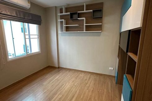 3 Bedroom Townhouse for rent in Baan Klang Muang Sathorn-Taksin 2, Bang Kho, Bangkok near BTS Wutthakat