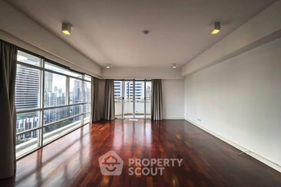 Watthana, Bangkok - Photo 2