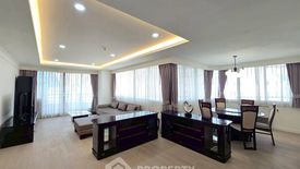 2 Bedroom Condo for rent in LAKE AVENUE Sukhumvit 16, Khlong Toei, Bangkok near BTS Asoke