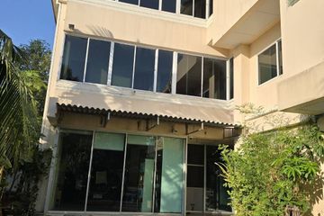 7 Bedroom House for sale in Tha Raeng, Bangkok