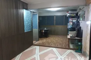 3 Bedroom Commercial for rent in Chakkrawat, Bangkok near MRT Wat Mangkon