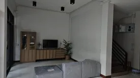 2 Bedroom Townhouse for rent in Khlong Tan Nuea, Bangkok