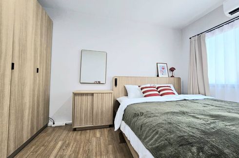 3 Bedroom Townhouse for rent in Saphan Sung, Bangkok