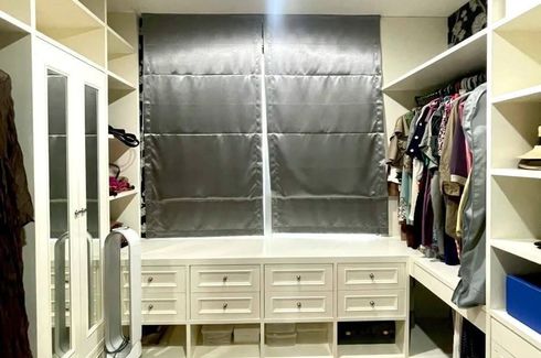 1 Bedroom Condo for rent in Sathorn House, Silom, Bangkok near BTS Surasak