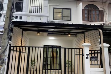 3 Bedroom Townhouse for sale in Tha Raeng, Bangkok