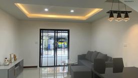 3 Bedroom Townhouse for sale in Tha Raeng, Bangkok