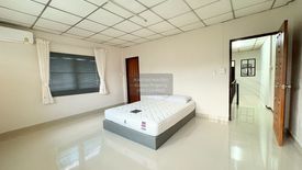 3 Bedroom Townhouse for sale in Chom Phon, Bangkok near MRT Phahon Yothin