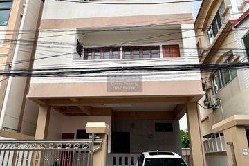 4 Bedroom Townhouse for sale in Arun Amarin, Bangkok