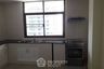 3 Bedroom Apartment for rent in Rishi Court, Khlong Toei Nuea, Bangkok near Airport Rail Link Makkasan
