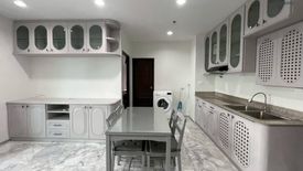 2 Bedroom Condo for rent in Sathorn House, Silom, Bangkok near BTS Surasak