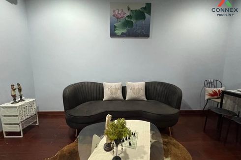 2 Bedroom Condo for rent in Bang Kapi, Bangkok near MRT Phetchaburi