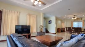 4 Bedroom House for sale in Na Kluea, Chonburi