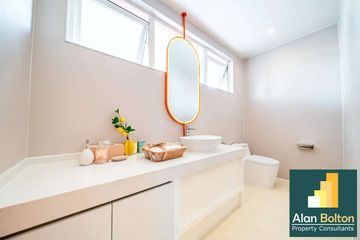 5 Bedroom House for sale in 