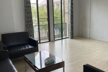 3 Bedroom Townhouse for rent in Areeya Mandarina Sukhumvit 77, Suan Luang, Bangkok near MRT Si Nut