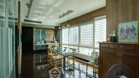 3 Bedroom Condo for sale in Khlong Tan Nuea, Bangkok