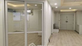4 Bedroom Condo for sale in Sukhumvit Park, Khlong Tan, Bangkok near BTS Nana