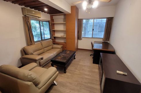 3 Bedroom Condo for rent in Ploenchit Condominium, Lumpini, Bangkok near BTS Ploen Chit