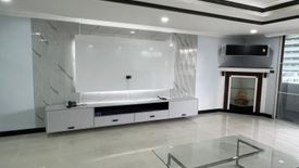 3 Bedroom Condo for rent in Oriental Towers, Khlong Tan Nuea, Bangkok near BTS Thong Lo