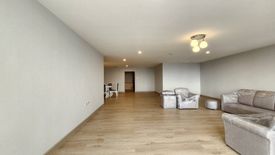 3 Bedroom Condo for rent in Khlong Tan Nuea, Bangkok