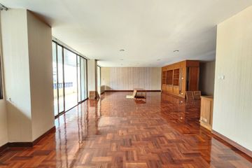 3 Bedroom Condo for rent in Khlong Toei, Bangkok near BTS Asoke