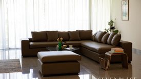 3 Bedroom Condo for rent in Khlong Tan Nuea, Bangkok