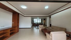 3 Bedroom Condo for rent in Khlong Toei Nuea, Bangkok near MRT Phetchaburi