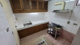 2 Bedroom Condo for rent in Khlong Toei Nuea, Bangkok near MRT Phetchaburi